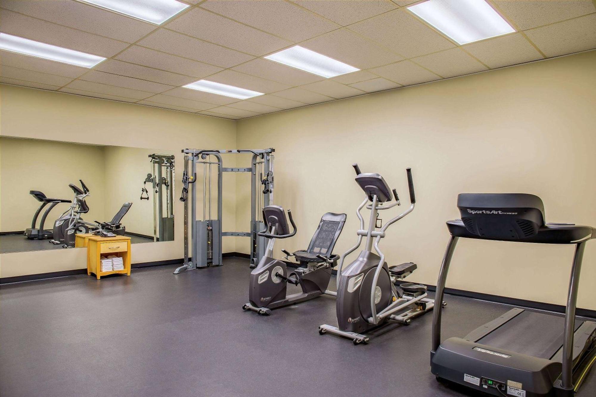 Days By Wyndham Conference Centre Hotel Cranbrook