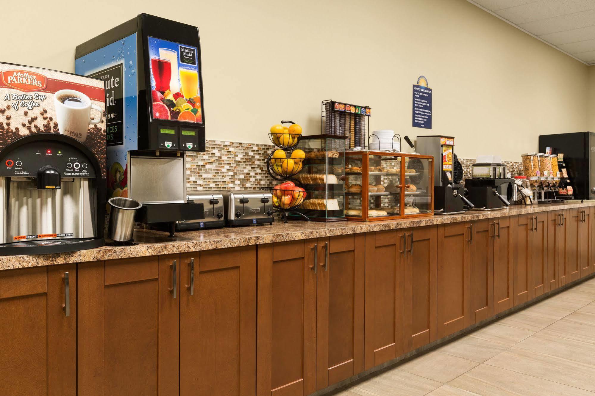 Days By Wyndham Conference Centre Hotel Cranbrook